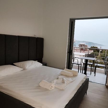 Petros Rooms Himare Exteriör bild