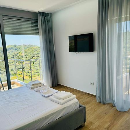 Petros Rooms Himare Exteriör bild