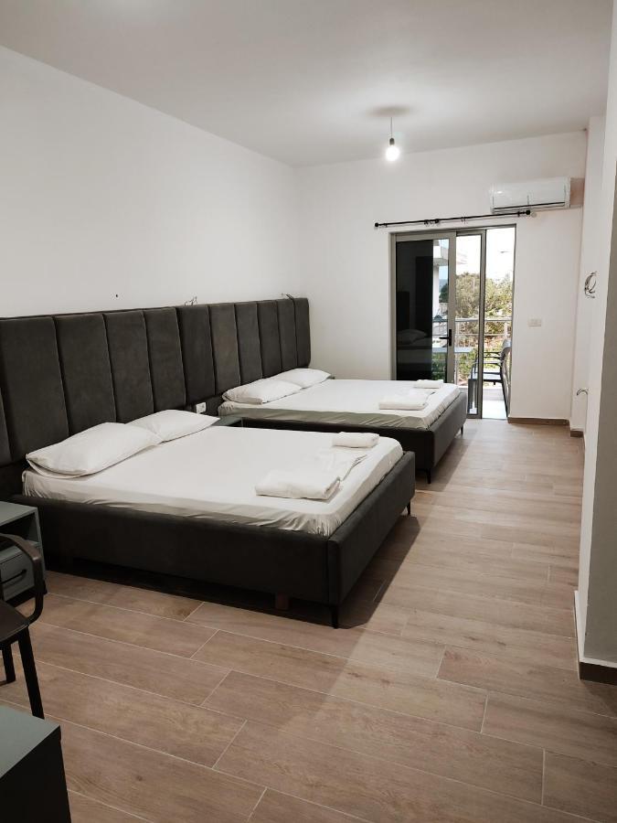 Petros Rooms Himare Exteriör bild