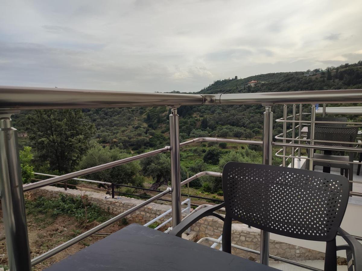 Petros Rooms Himare Exteriör bild