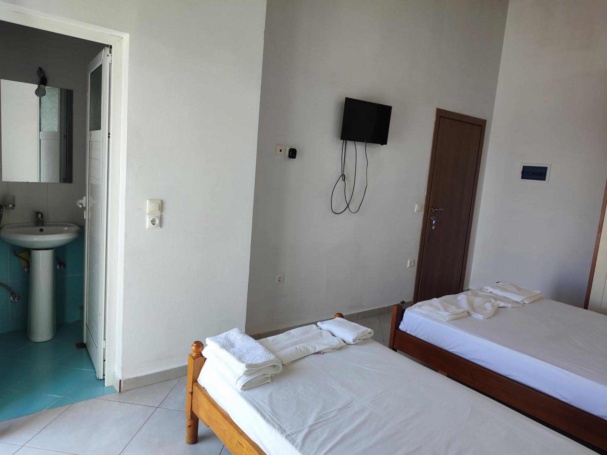 Petros Rooms Himare Rum bild