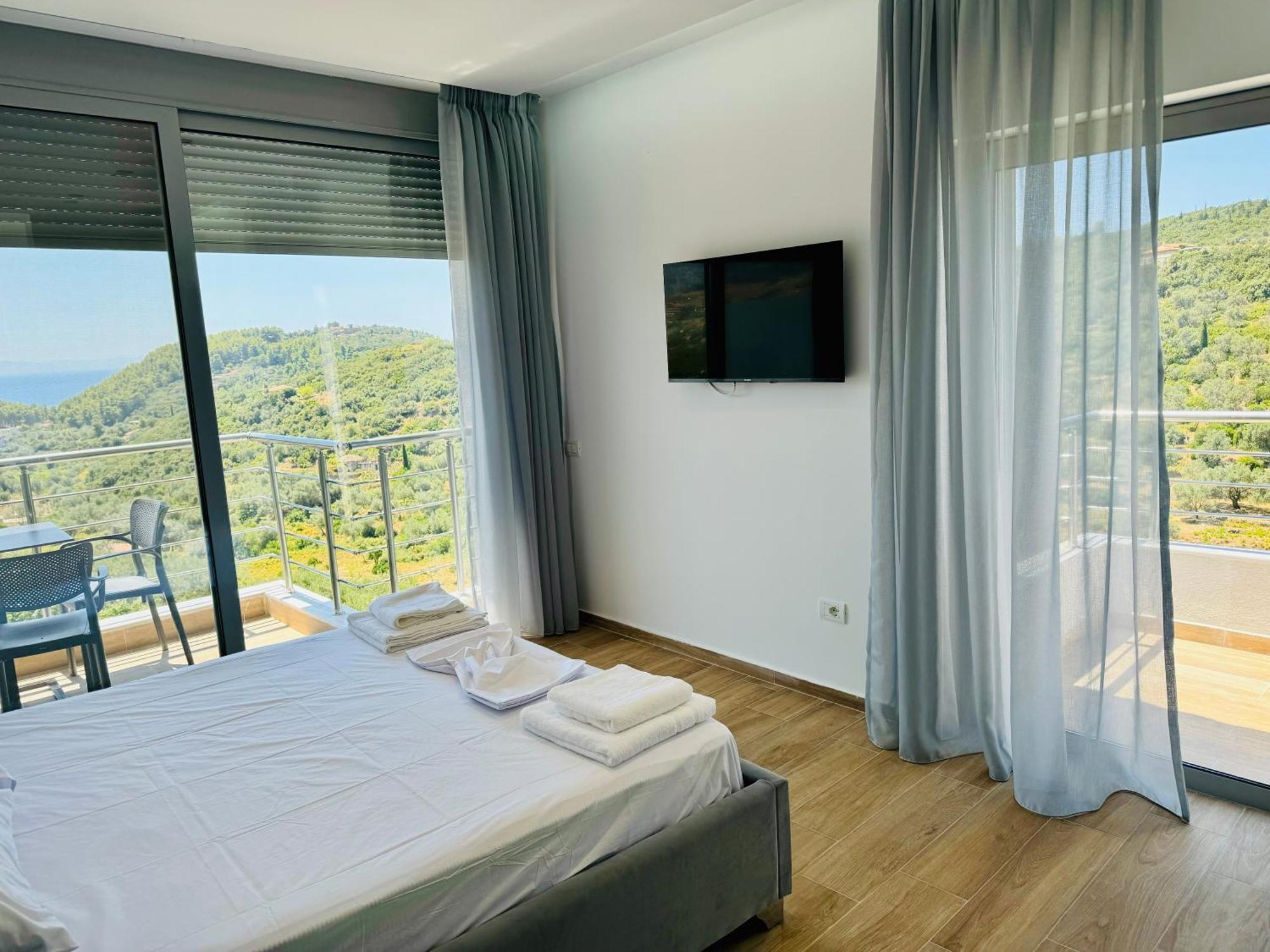 Petros Rooms Himare Exteriör bild