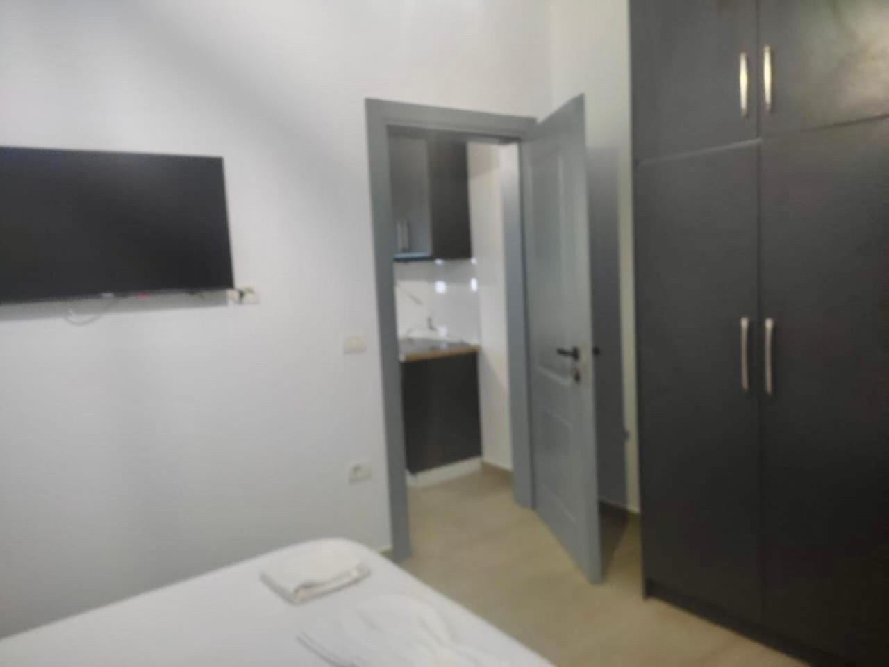 Petros Rooms Himare Exteriör bild