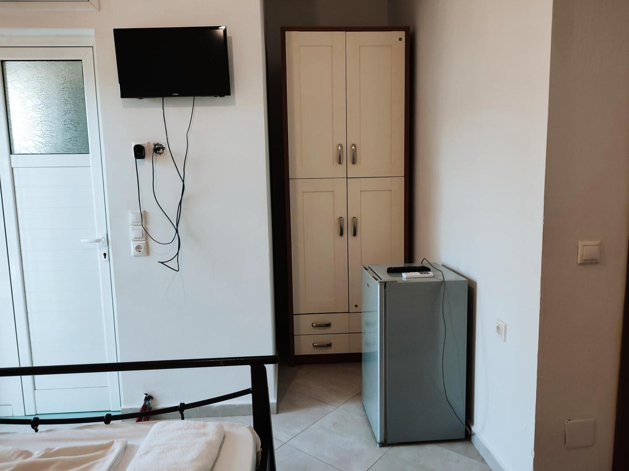 Petros Rooms Himare Exteriör bild